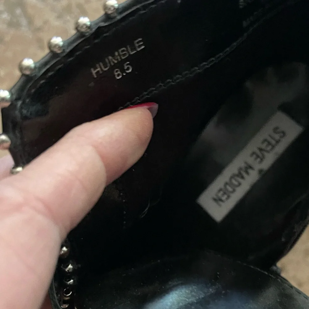 Steve Madden Heeled Studded Beaded Buckle Bootie “Humble” Sz 8.5 - Picture 5 of 6